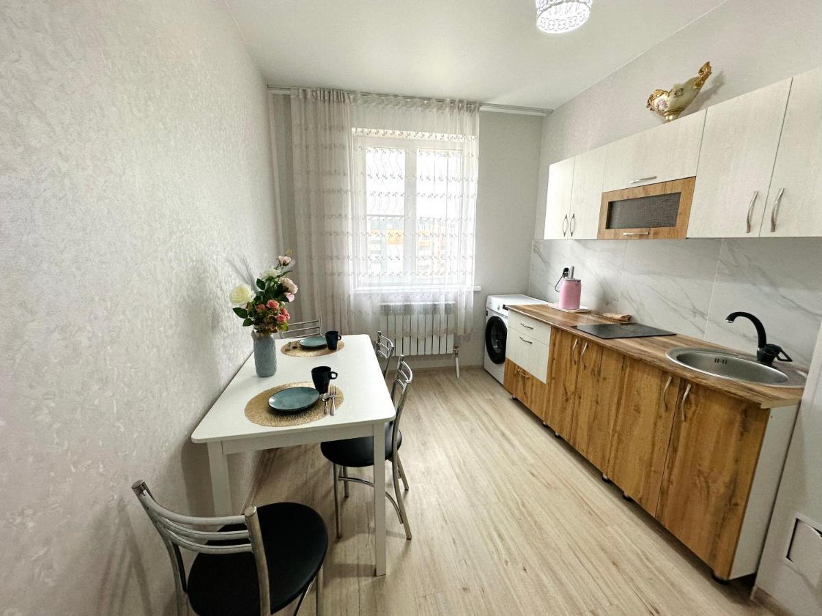 1 Комнатная Драмтеатр 1Bedroom Apartment Ustʼ-Kamenogorsk Eksteriør billede